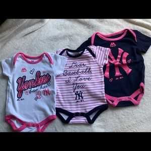 New York Yankees Onesies (3)